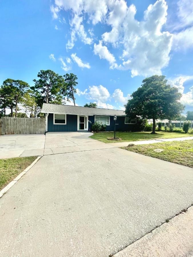 A Cozy Space Coast Retreat Titusville Esterno foto